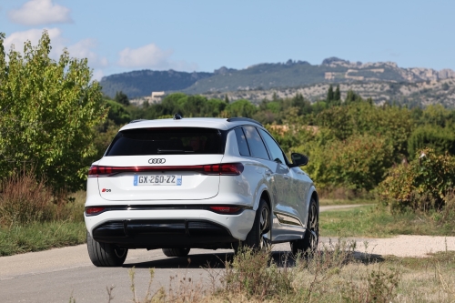 audi-q6-e-tron-quattro-s-line-2025-photo-laurent-sanson-10