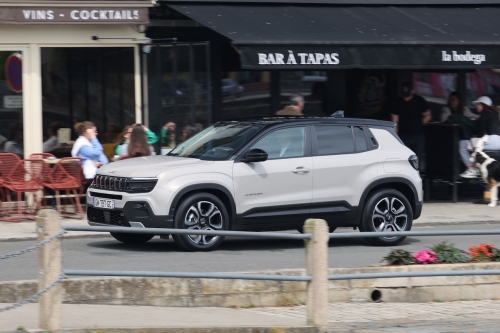 jeep-avenger-e-hybrid-2024-photo-laurent-sanson-25