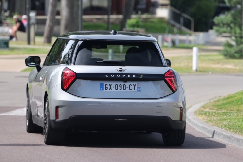 mini-cooper-se-electric-2024-photo-laurent-sanson-29