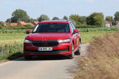 skoda-superb-4-combi-2025-photo-laurent-sanson-01 (1)